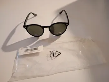 Lunette de soleil femme