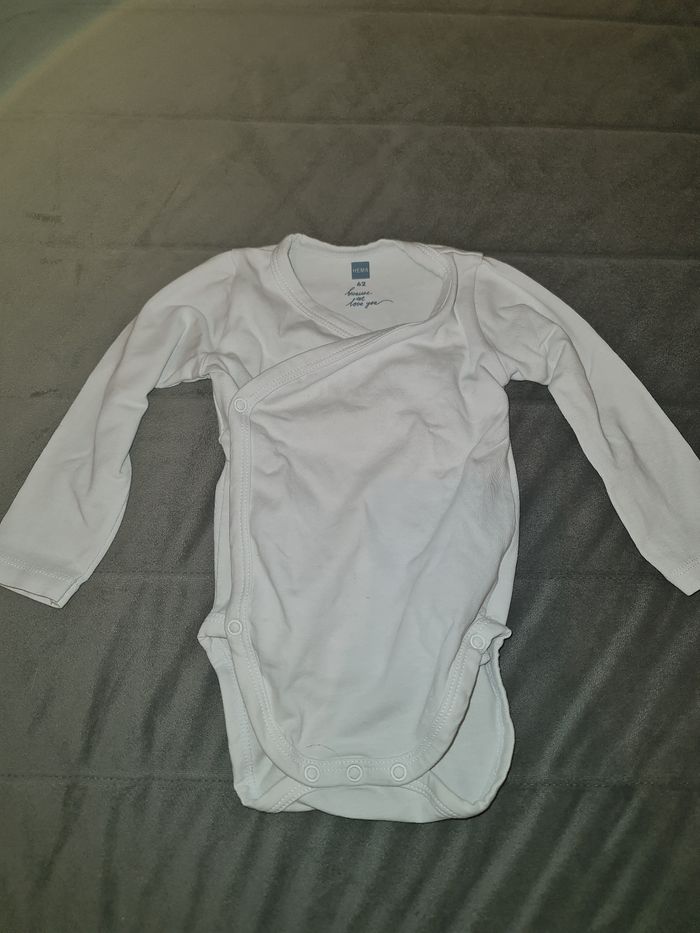 Lot de 3 body + 1 pyjama - photo numéro 3