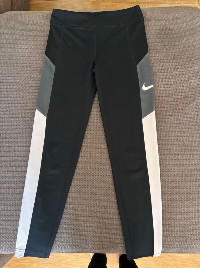 Legging sport Nike fille 10-11 ans