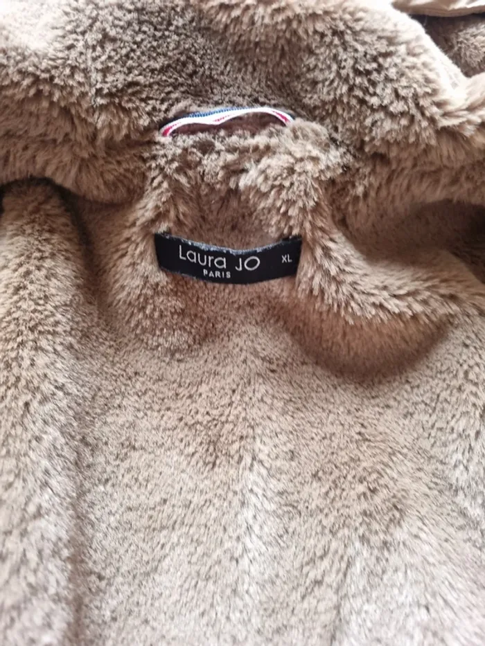 Manteau / Parka mi-longue imperméable fourrée couleur Camel. Taille XL. Laura Jo. Comme neuf - photo numéro 3