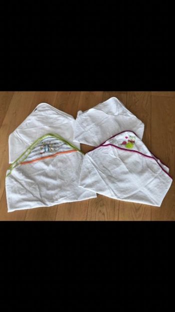 Lot 4 sorties de bain bébé