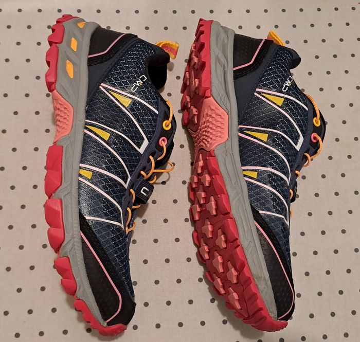 Baskets de trail CMP neuves en 39 - photo numéro 5