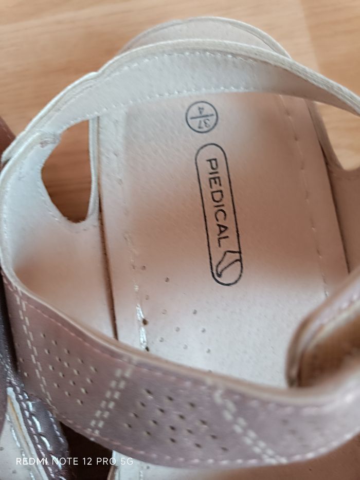 Nu-pieds rose argenté cuir " Damart " piedical p.37 - photo numéro 6