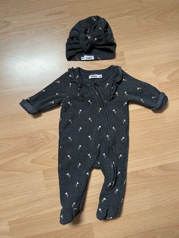 Pyjama / bonnet