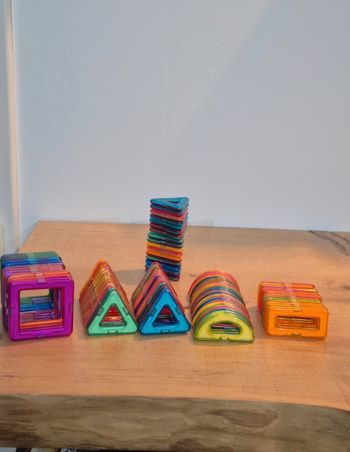 99 blocs de constructions magnétiques neuf comme des geomag 