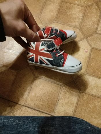 Petite chaussures en tissu 15/16