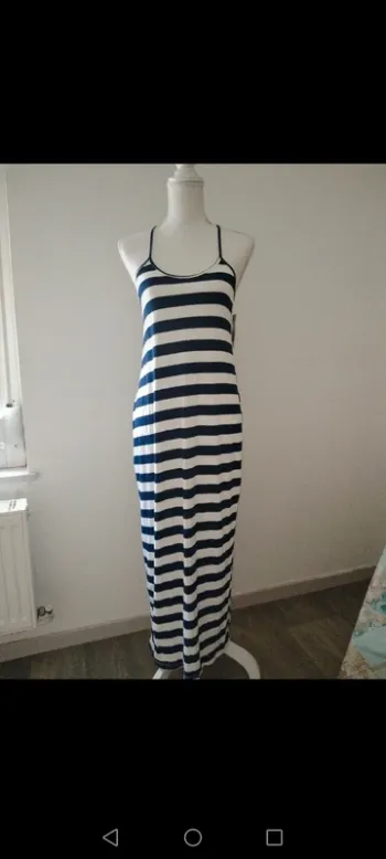 Robe bleu marine et blanche à rayures femmes