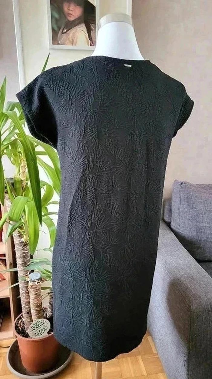 Magnifique petite robe noire IKKS Taille 36 - photo numéro 3