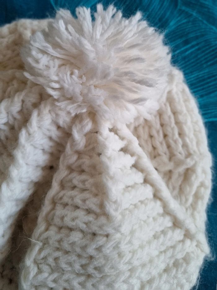 Casquette blanche en laine - photo numéro 5