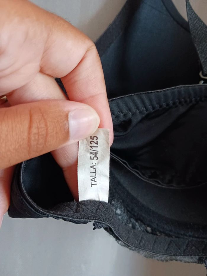 Soutien-gorge noir avec dentelles Taille 110E - photo numéro 4