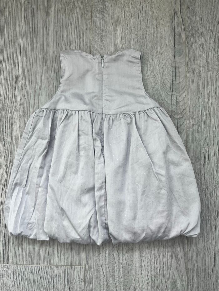 Robe grise à pois argentés + tee-shirt col Claudine – 3 mois - photo numéro 4