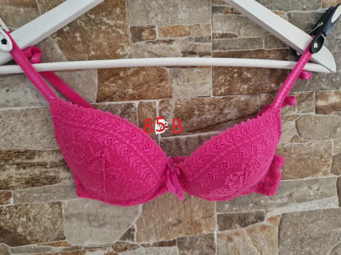 1 soutien-gorge rose taille 85 B marque ETAM