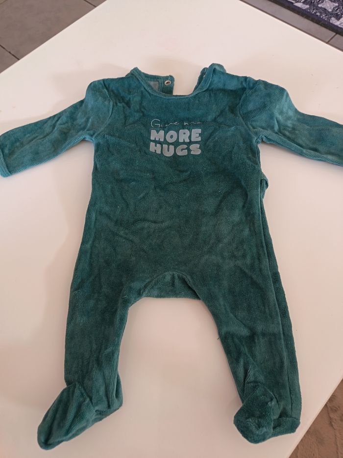 Pyjama 1 mois - photo numéro 2