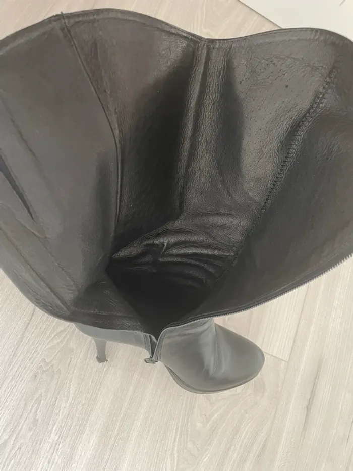 Bottes noires en cuir - photo numéro 12