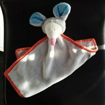 Souris doudou grelot hochet