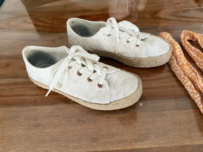 Basket broderie anglaise Eram - photo numéro 3