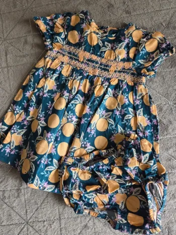 Lot de robes et cache couches