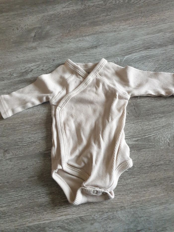 Lot body 6mois - photo numéro 10