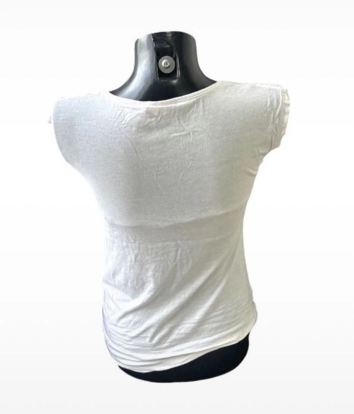 T-shirt blanc avec un joli imprimé oiseaux et touches brillantes. Taille 36 - photo numéro 2