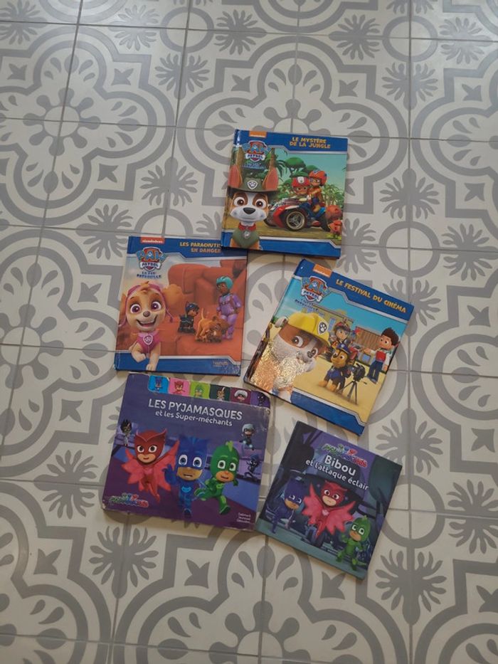 Lot livres patpatrouille pyjamasques