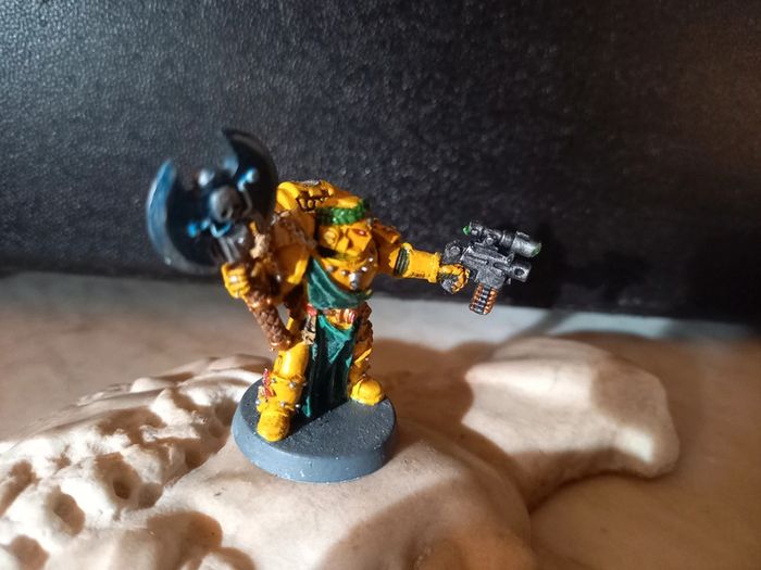 Metal vétéran imperial fist space marines with axe - photo numéro 3