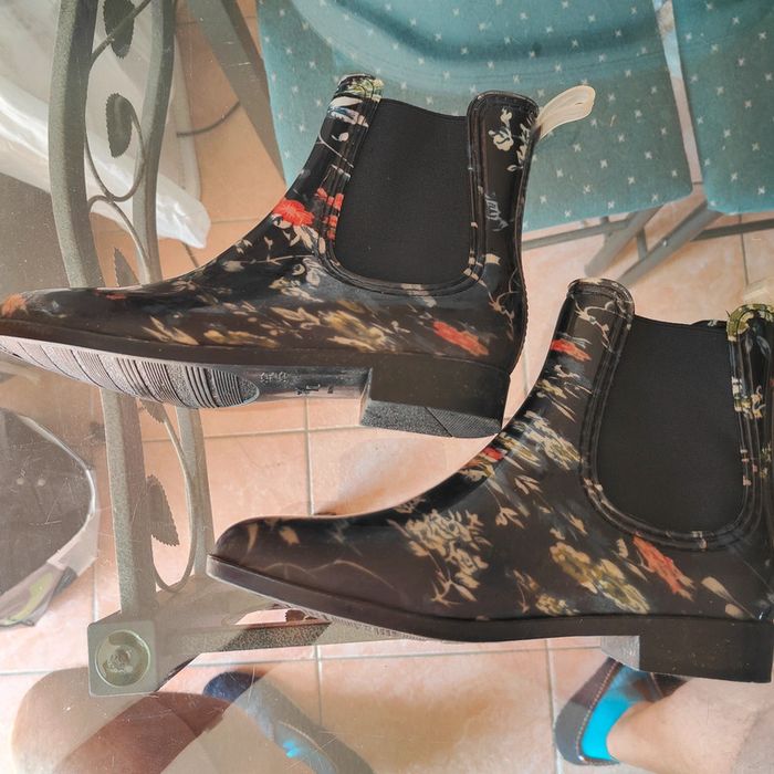 Bottines caoutchouc fleuries taille 39 - photo numéro 3
