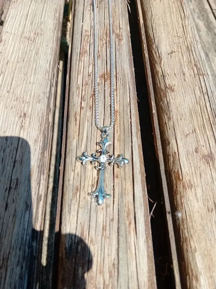 Croix gothique avec chaîne 60 cm - photo numéro 2