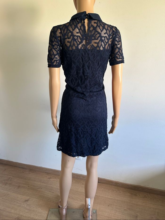 Robe marine en dentelle à manches courtes Morgan taille 42 bon état - photo numéro 6