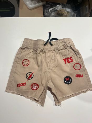 Short beige smiley taille 3 ans