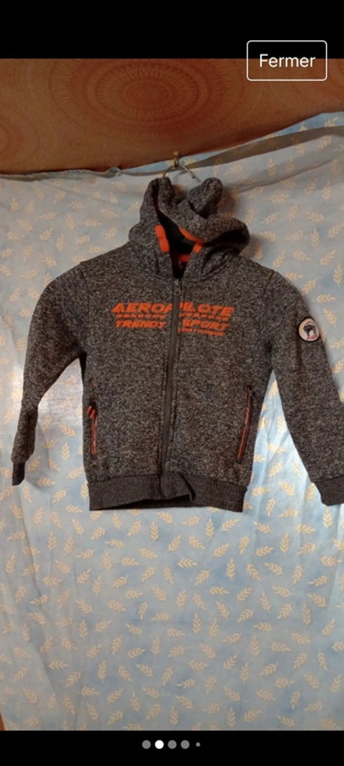 Lot de 5 articles Sweat, t shirt et chemise garçon - photo numéro 2