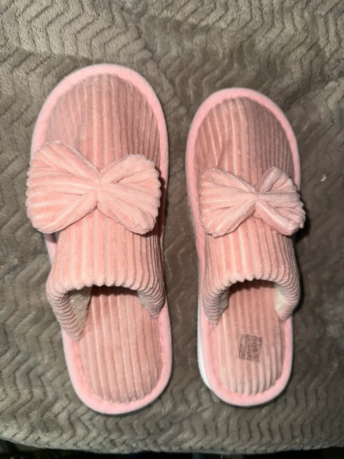 Chaussons Noeud Ultra Confortables neuf taille 38/39