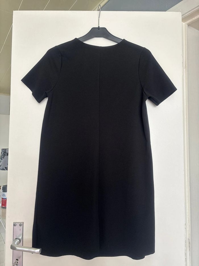 Robe noire - photo numéro 2