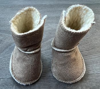 Chaussures bottines fourrées pointure 0/6 mois