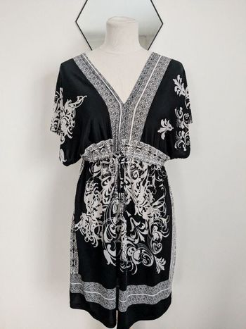 Robe casual : cache cache