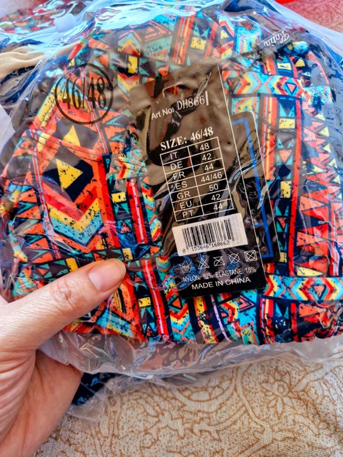 Maillot de bain multicolore neuf - photo numéro 3