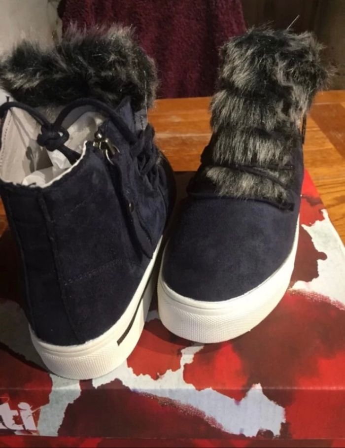 Bottine à la cheville en daim Marine taille 36 Neuf La marque XTI - photo numéro 4