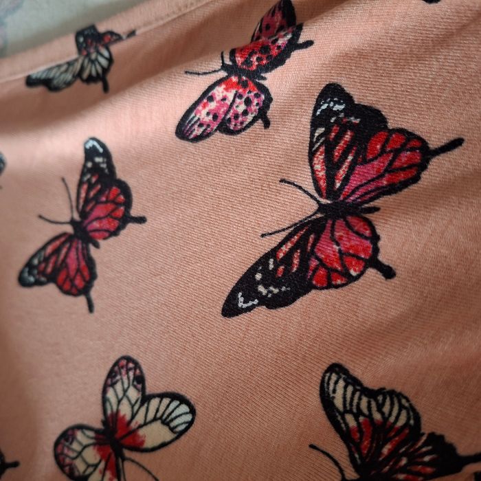 Robe fluide rose poudré à motifs papillons multicolores – Manches longues - Tally Waijl - photo numéro 6
