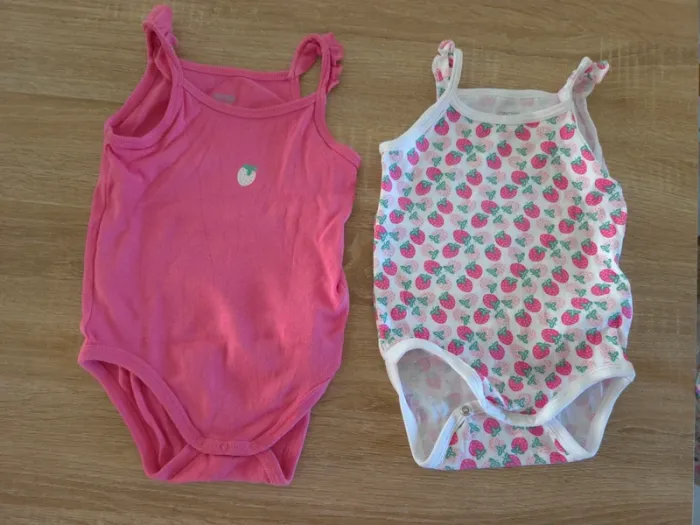 2 Body débardeur fraise 12 mois