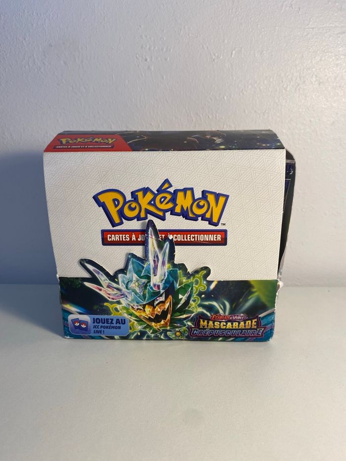 Display mascarade crépusculaire et forces temporelles