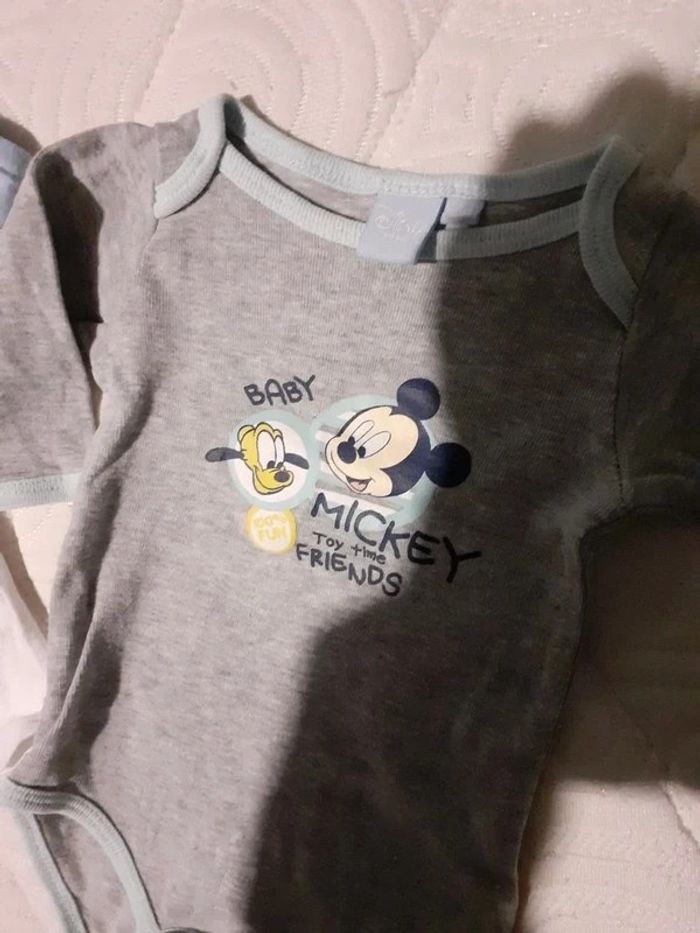 Lot Tee-shirt Manche longue +body Mickey offert - photo numéro 2