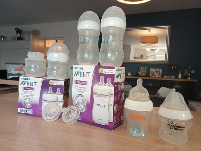 Lot biberons Philips AVENT + autres marques + goupillon
