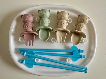 Cuillères silicone bébé + sèche bib offert