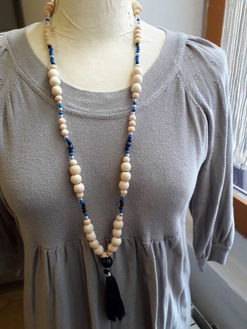 Sautoir fait mains perles de bois