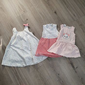 Robes 18 mois x3