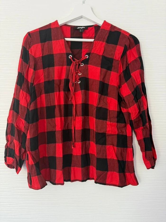 Haut chemise à carreaux rouges et noirs manches trois quart avec décolleté et lacets