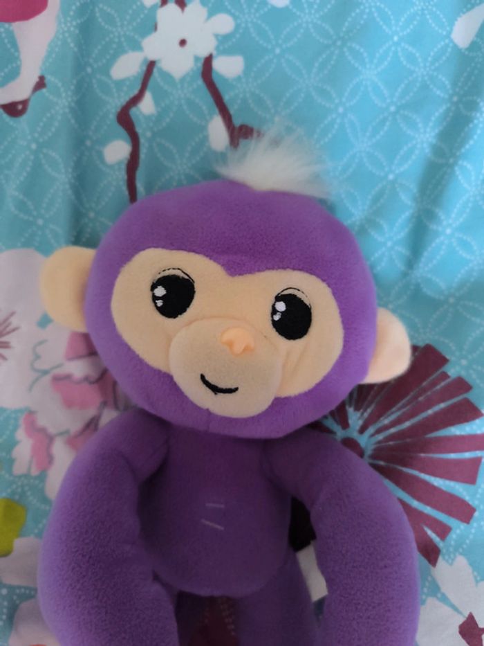 Peluche singe qui parle . Fingerlings - photo numéro 3