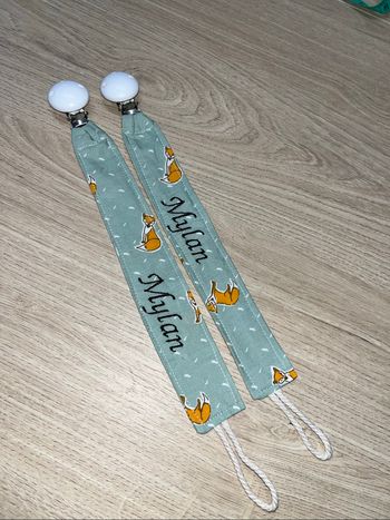 Attache tétine