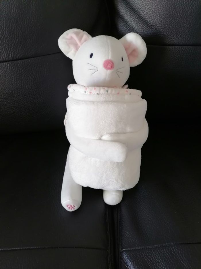 Plaid polaire Okaïdi avec doudou souris neuf - photo numéro 2