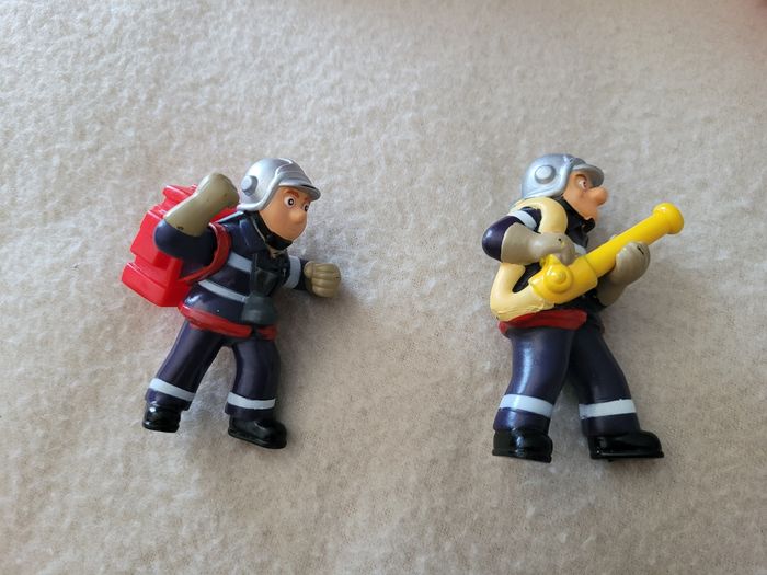 Voiture de pompier Avec 2 figurines - photo numéro 3