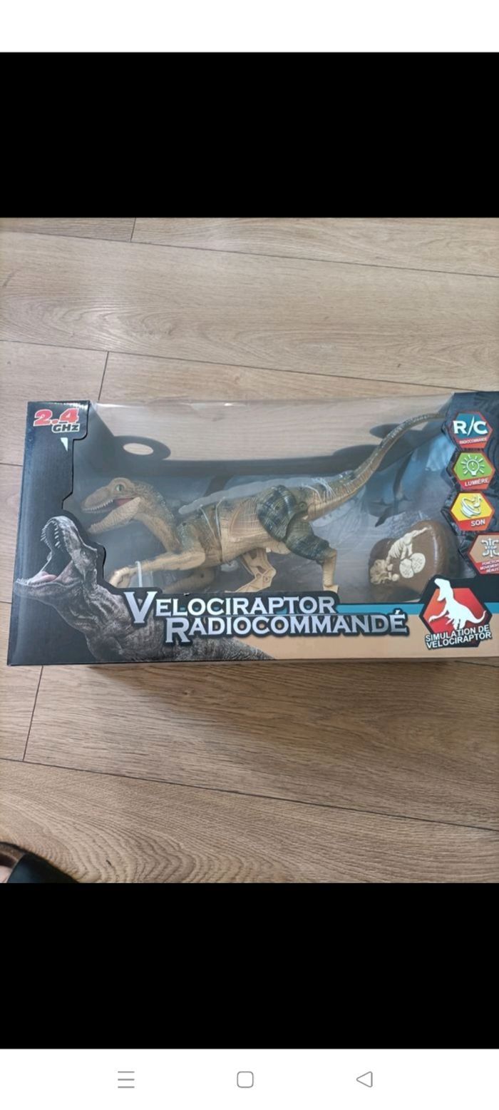 Dinosaure télécommandée